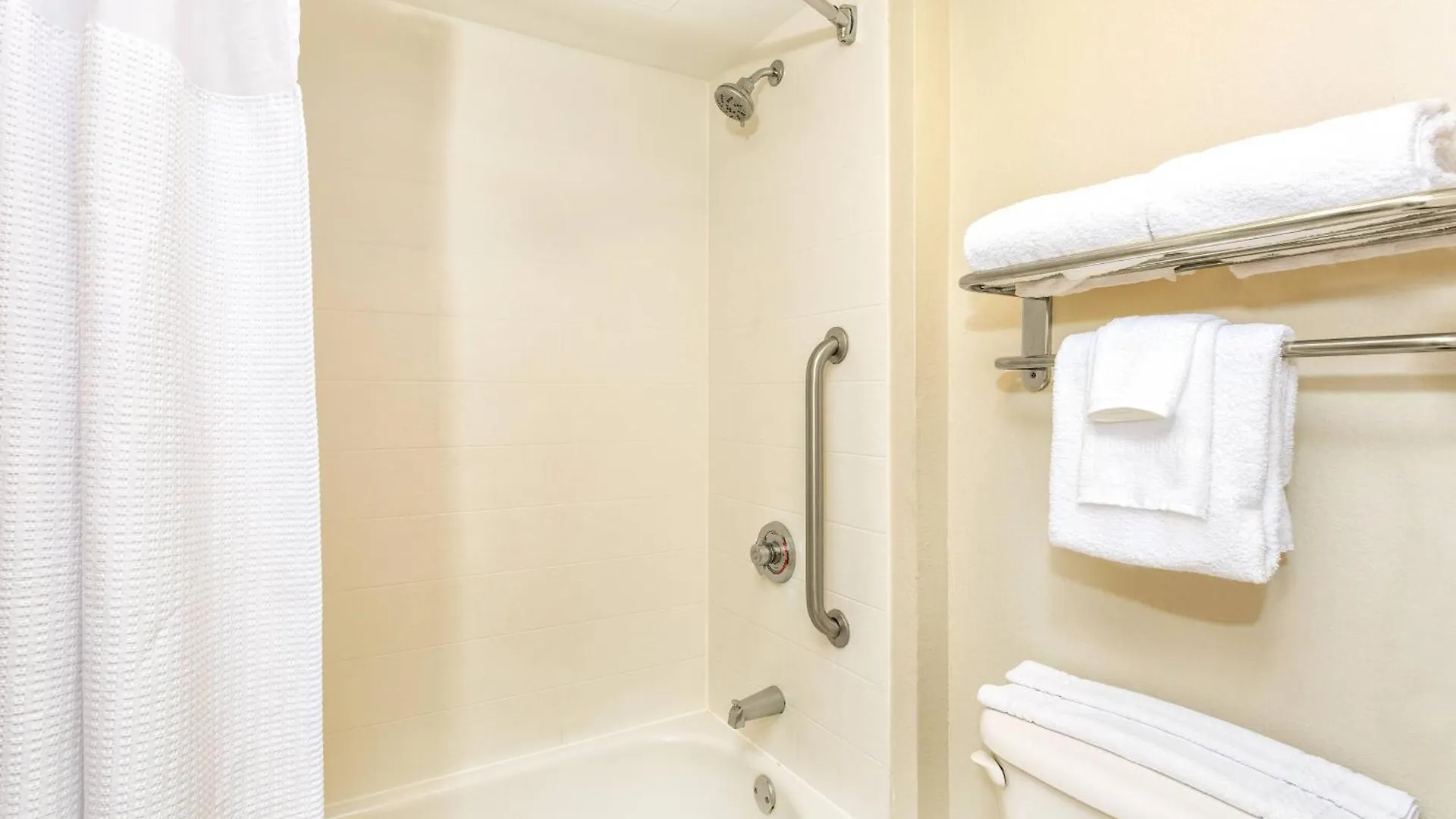 Springhill By Marriott Airport South Blue Lagoon Area 3*