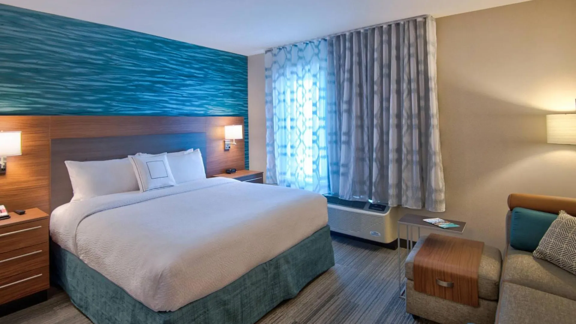 Hotel Towneplace By Marriott Airport