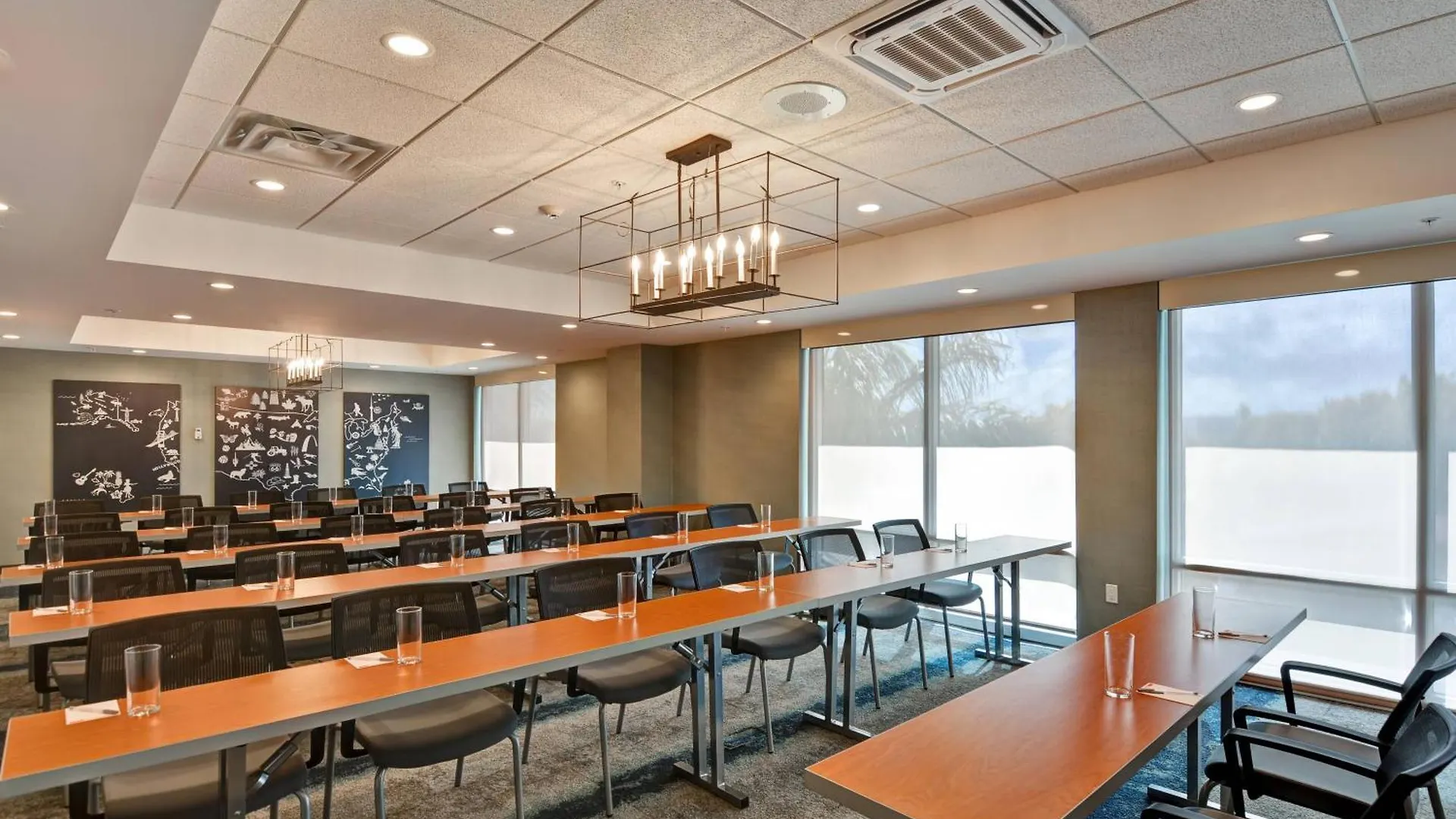 Towneplace By Marriott Airport Hotel 3*