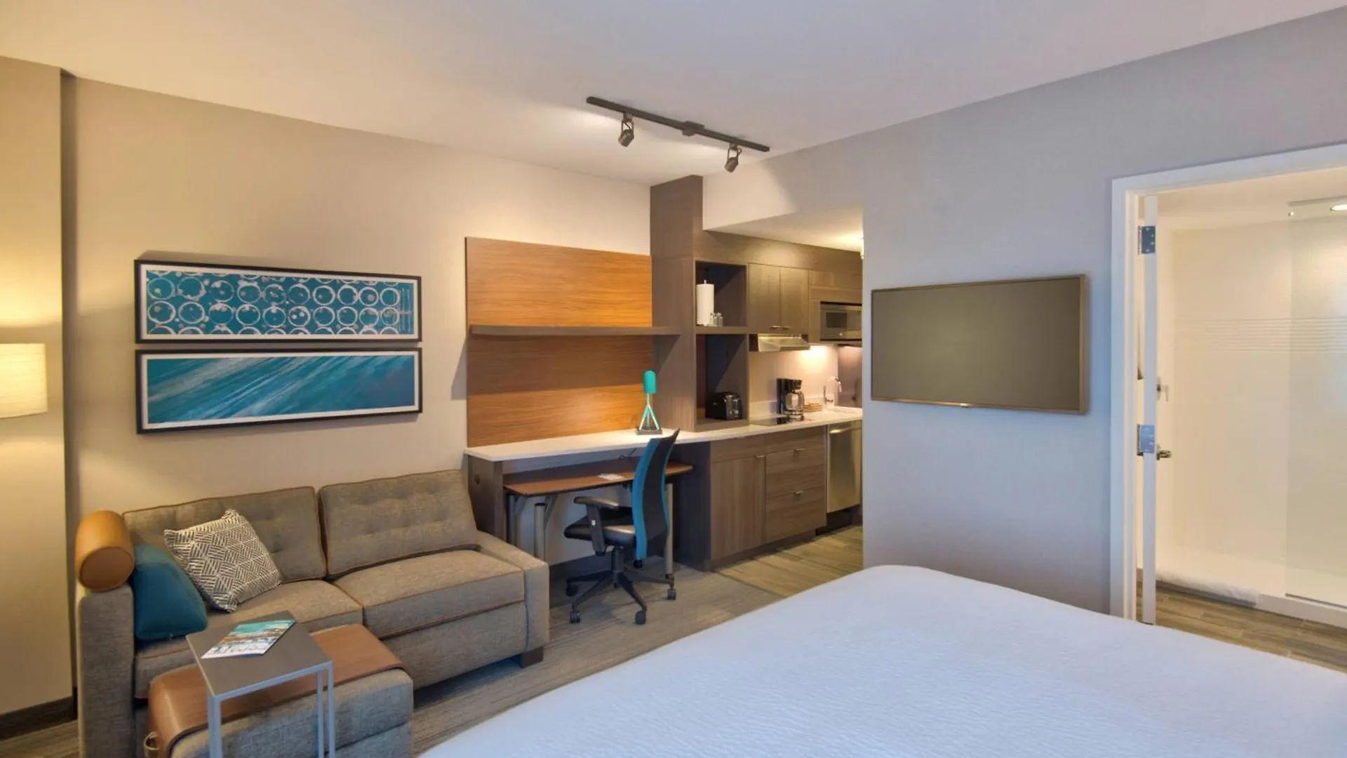 Towneplace By Marriott Airport Hotel 3*