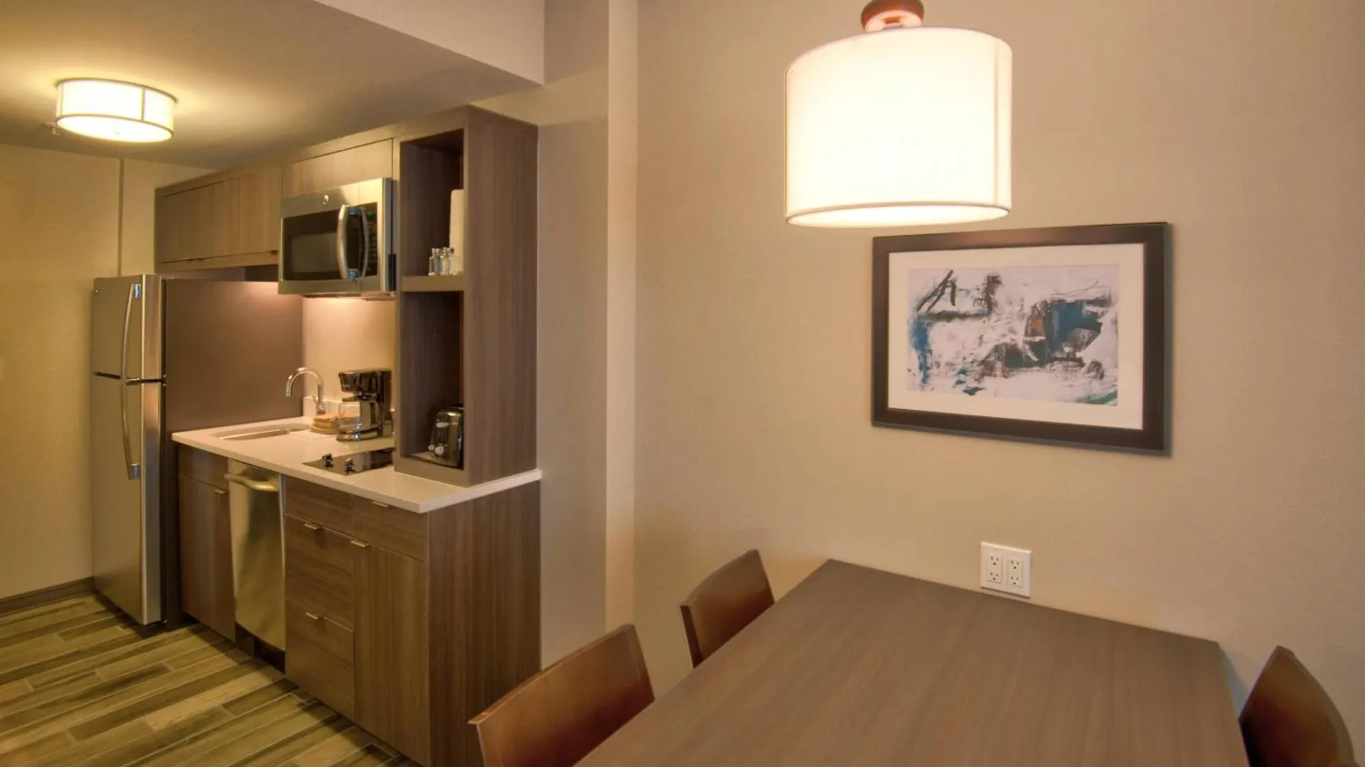 Towneplace By Marriott Airport Hotel