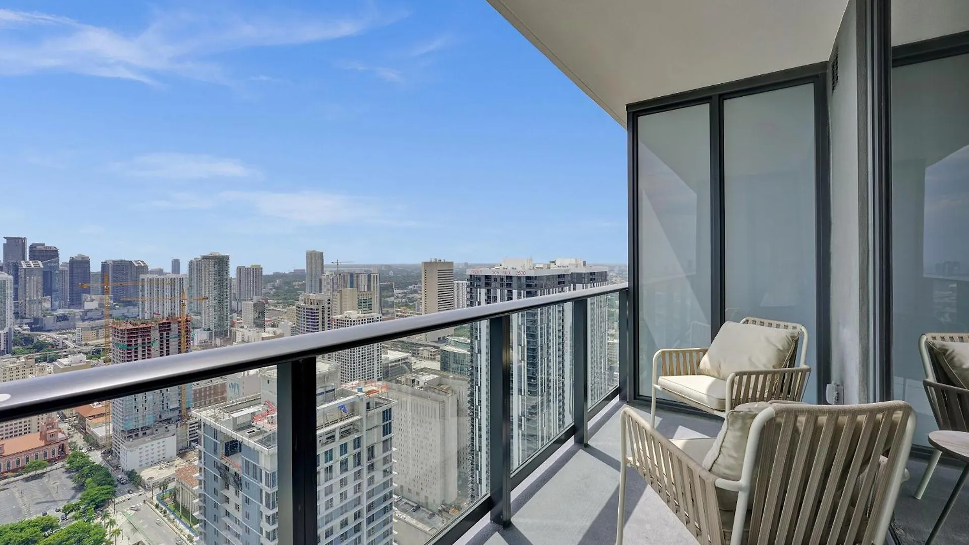 On 47th Floor! Free Parking & Views From The Miami