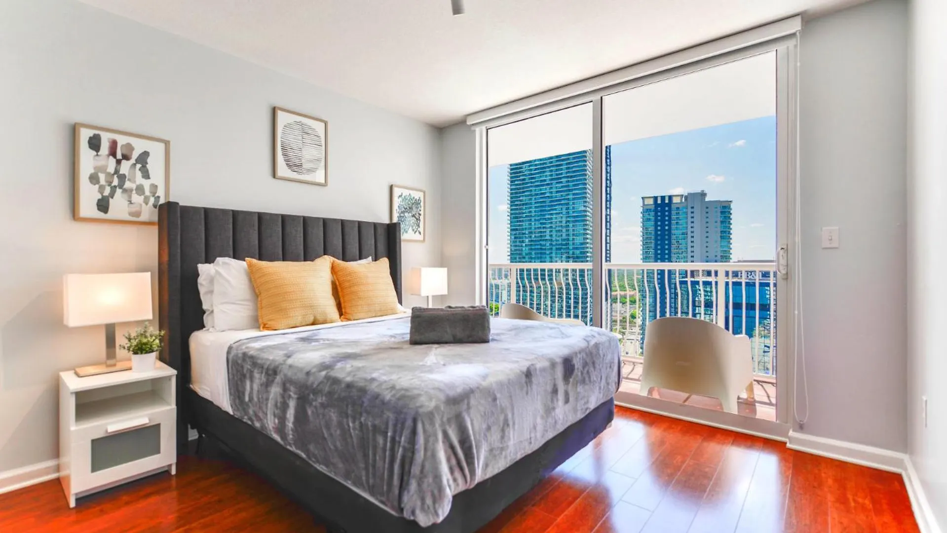 Exquisite High Floor At Brickell With Pool