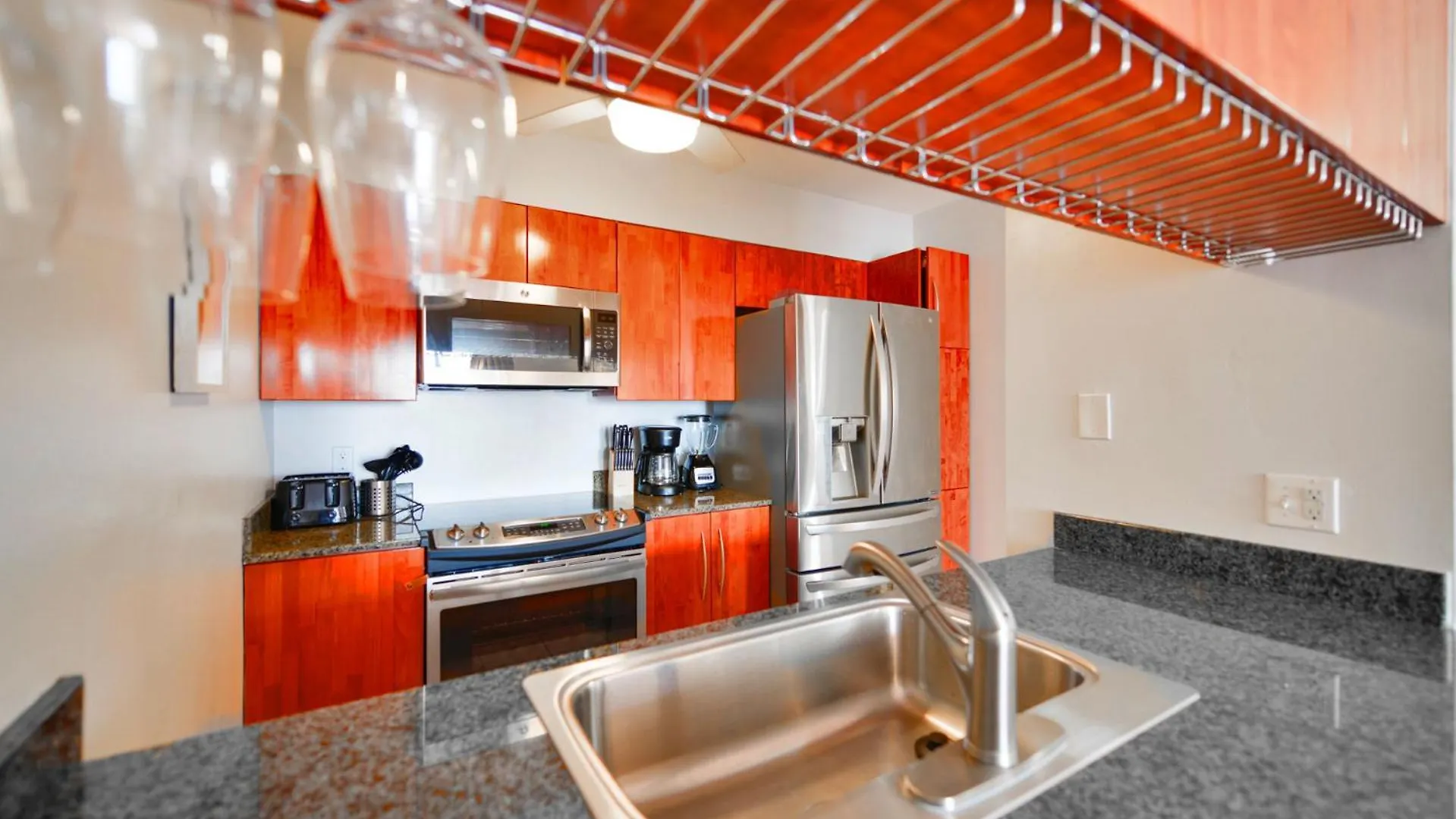Exquisite High Floor At Brickell With Pool *