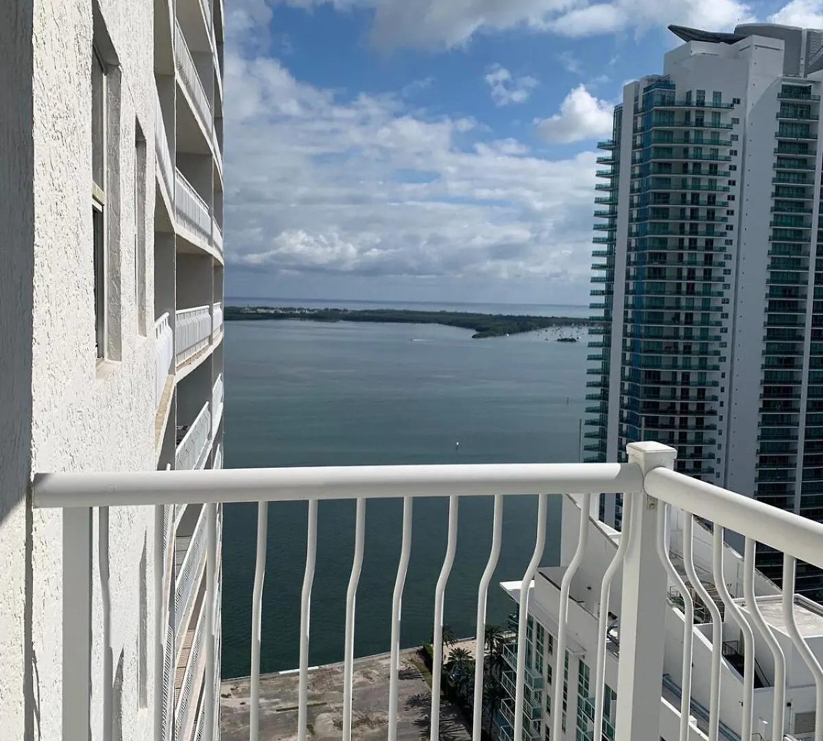 Views, 2 Balconies, 2 Bedrooms, Pool, Gym, Parking Apartmán *