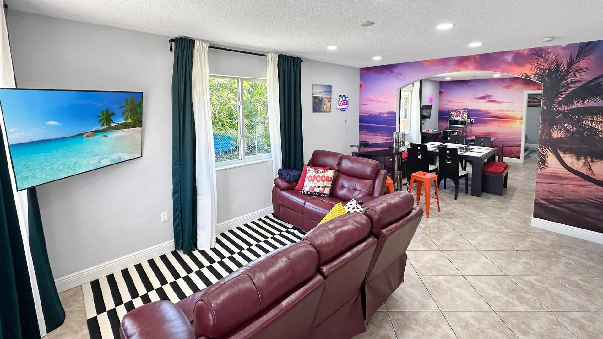 Vacay Spot Gables 4 To 23 Guest Gameroom 2 Kitchens 2 Bbq, 2 Bar, Backyard, Patio, Prime Loc! 6 Blocks Away From Bars, Nite Clubs, Res, Shops Miami