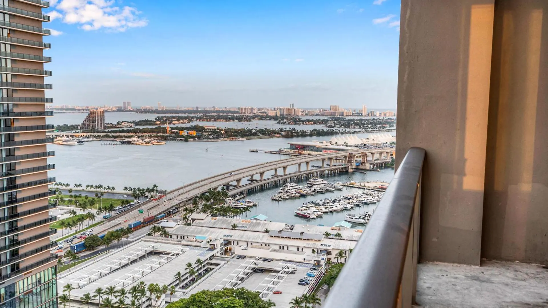 Appartement Penthouse Unit In The Heart Of