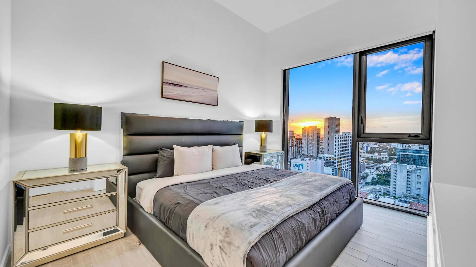 Penthouse Unit In The Heart Of * Miami