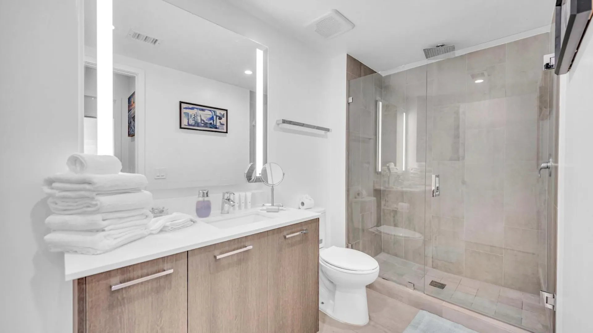 Appartement Penthouse Unit In The Heart Of *