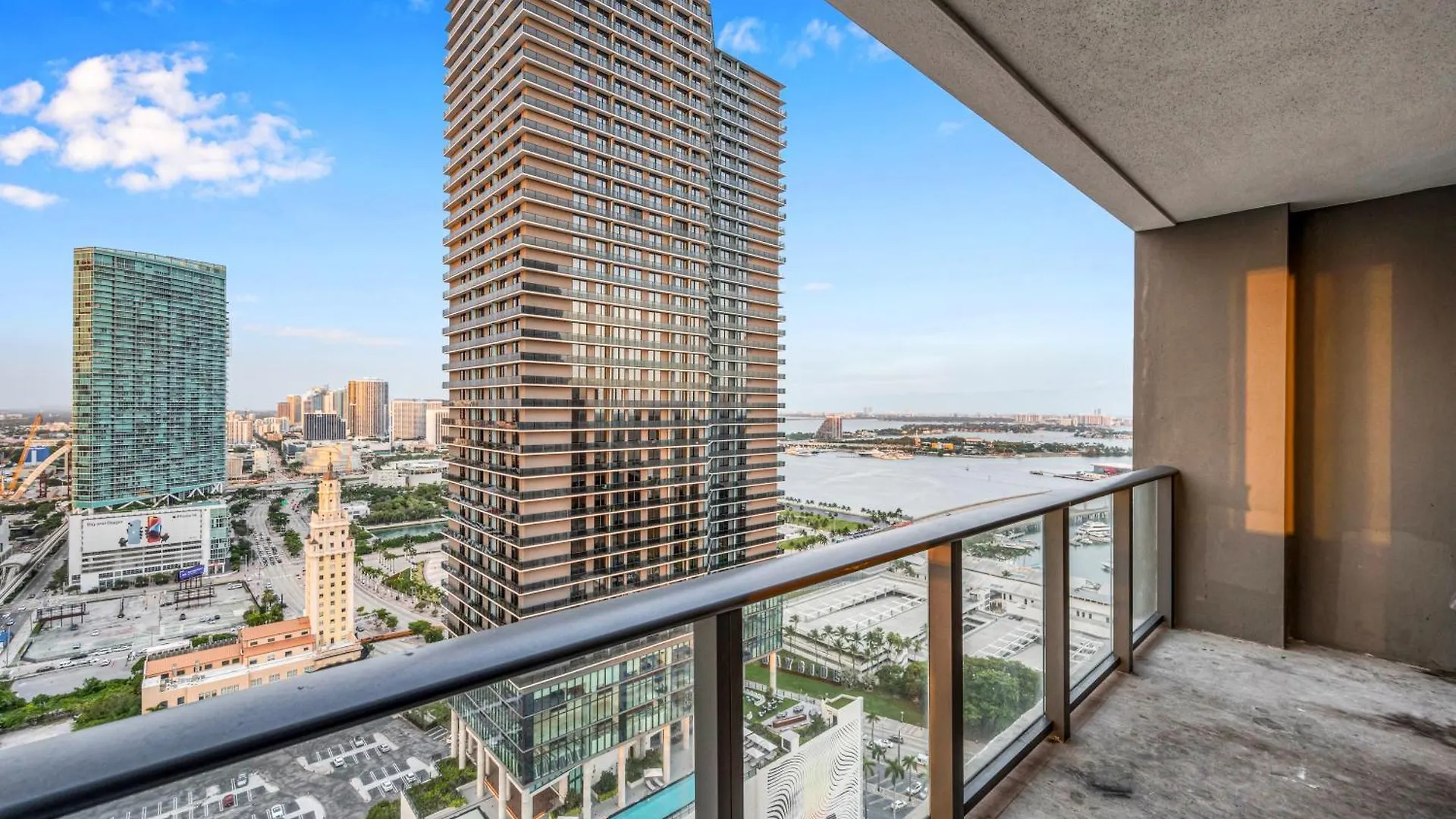 Appartement Penthouse Unit In The Heart Of Miami