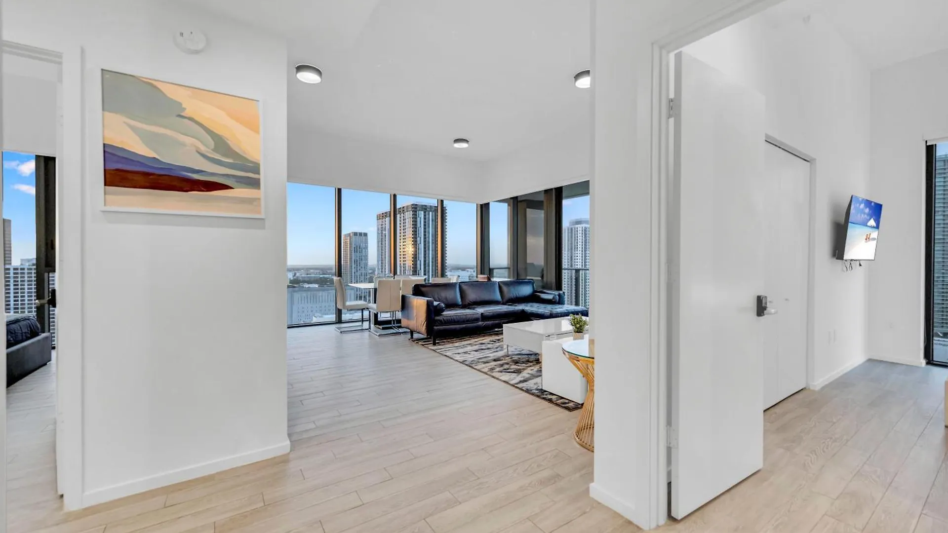 Penthouse Unit In The Heart Of * Miami