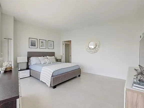 Spacious Corner With Stunning Bay Views Διαμέρισμα *