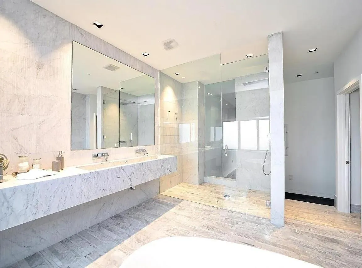 Stunning Upper Penthouse With Private Rooftop Pool Miami