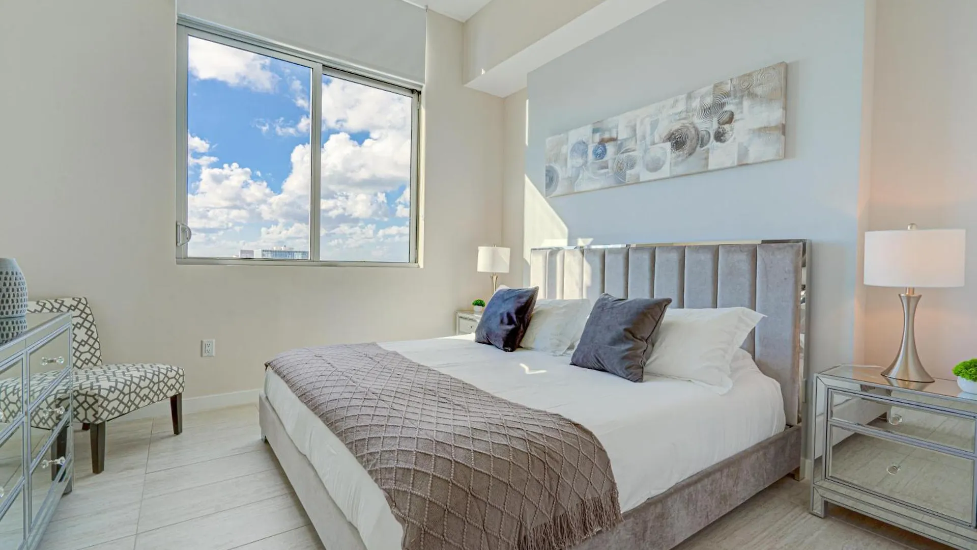 3900-602lg Design District, 2 Bedrooms & 2 Bathrooms Apartment *