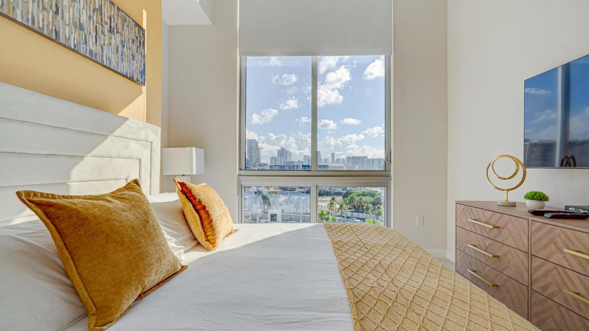 3900-602lg Design District, 2 Bedrooms & 2 Bathrooms Apartment Miami