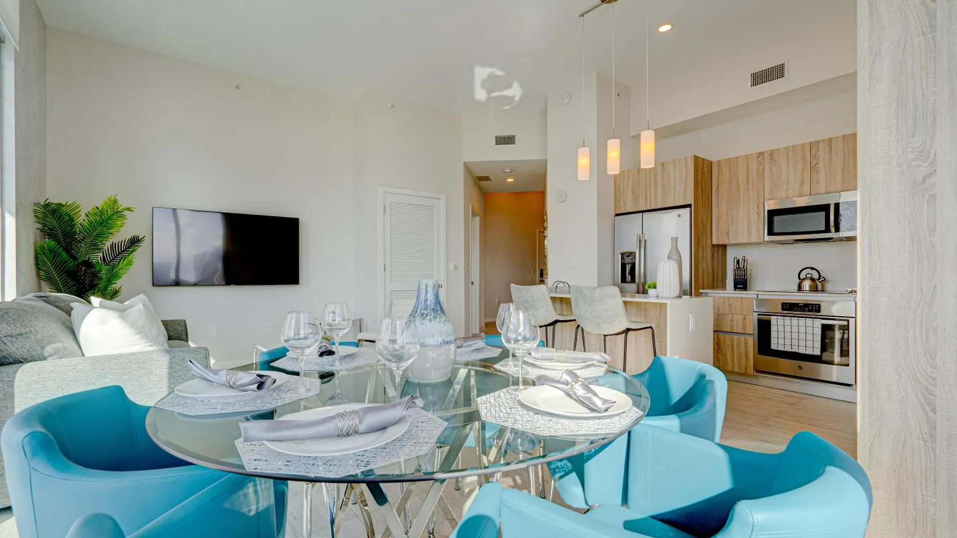 3900-602lg Design District, 2 Bedrooms & 2 Bathrooms Apartment