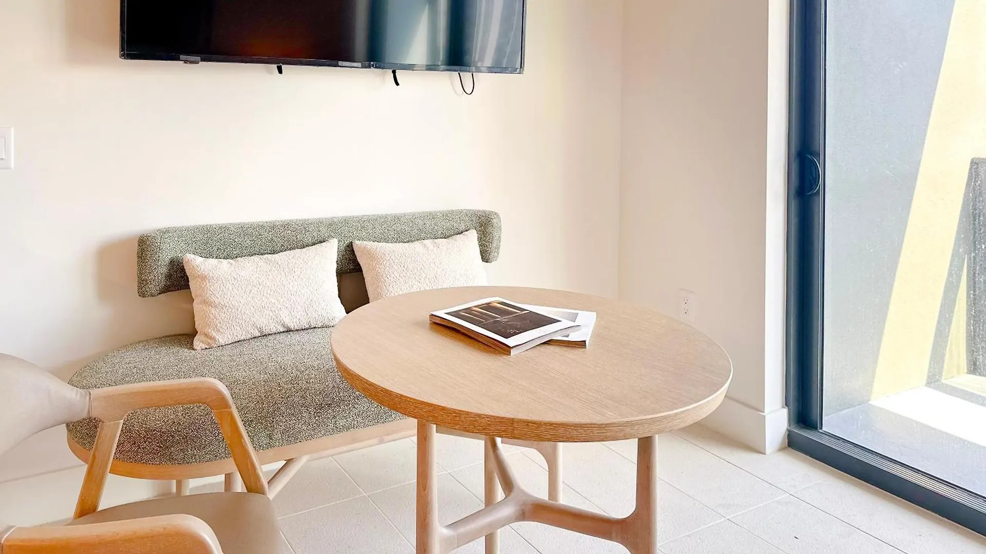 Steps From Kaseya Center & Port Of - Daily Fee And Parking Not Included Apartamento *