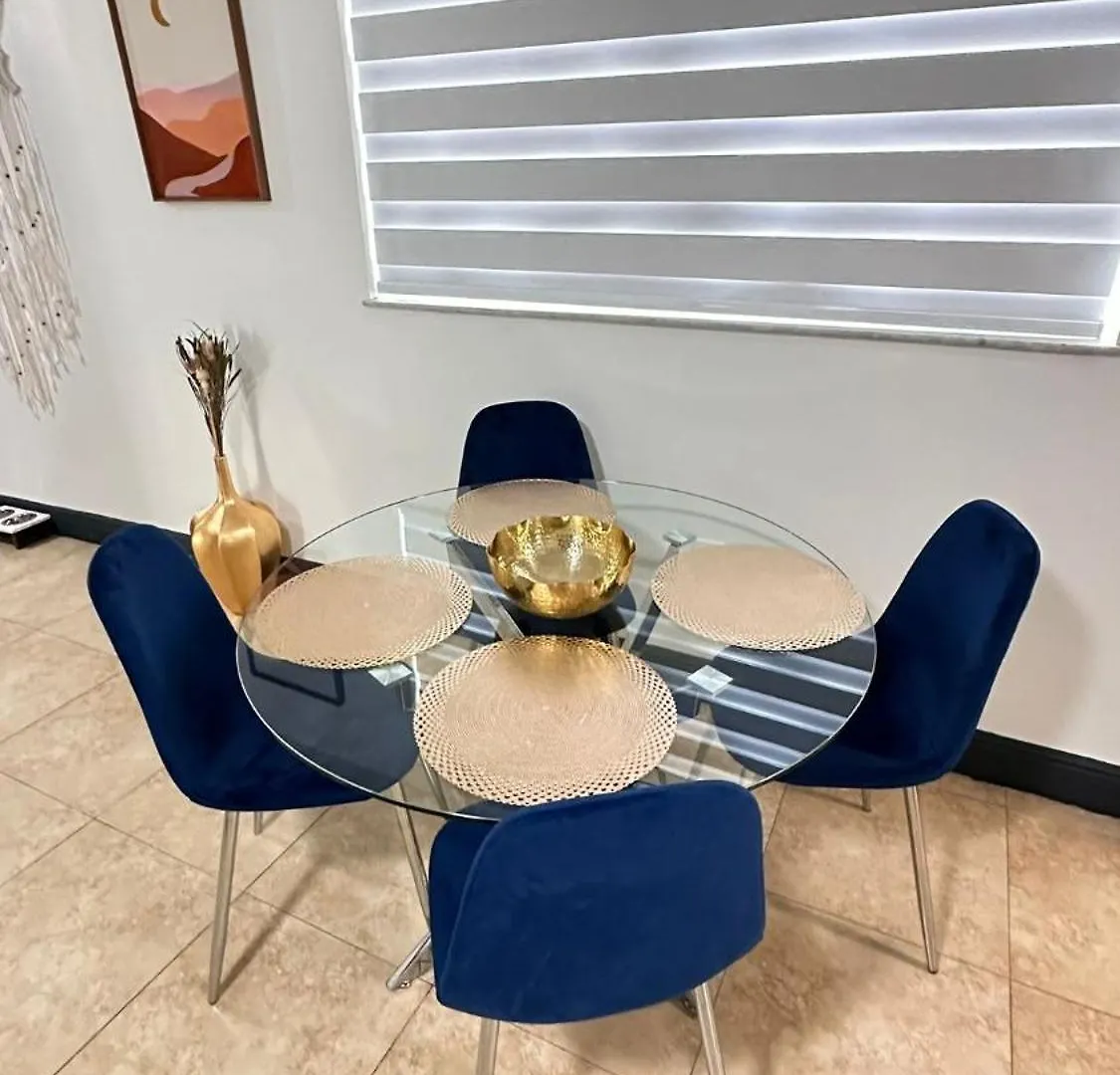 Stylish Escape By International Airport Διαμέρισμα