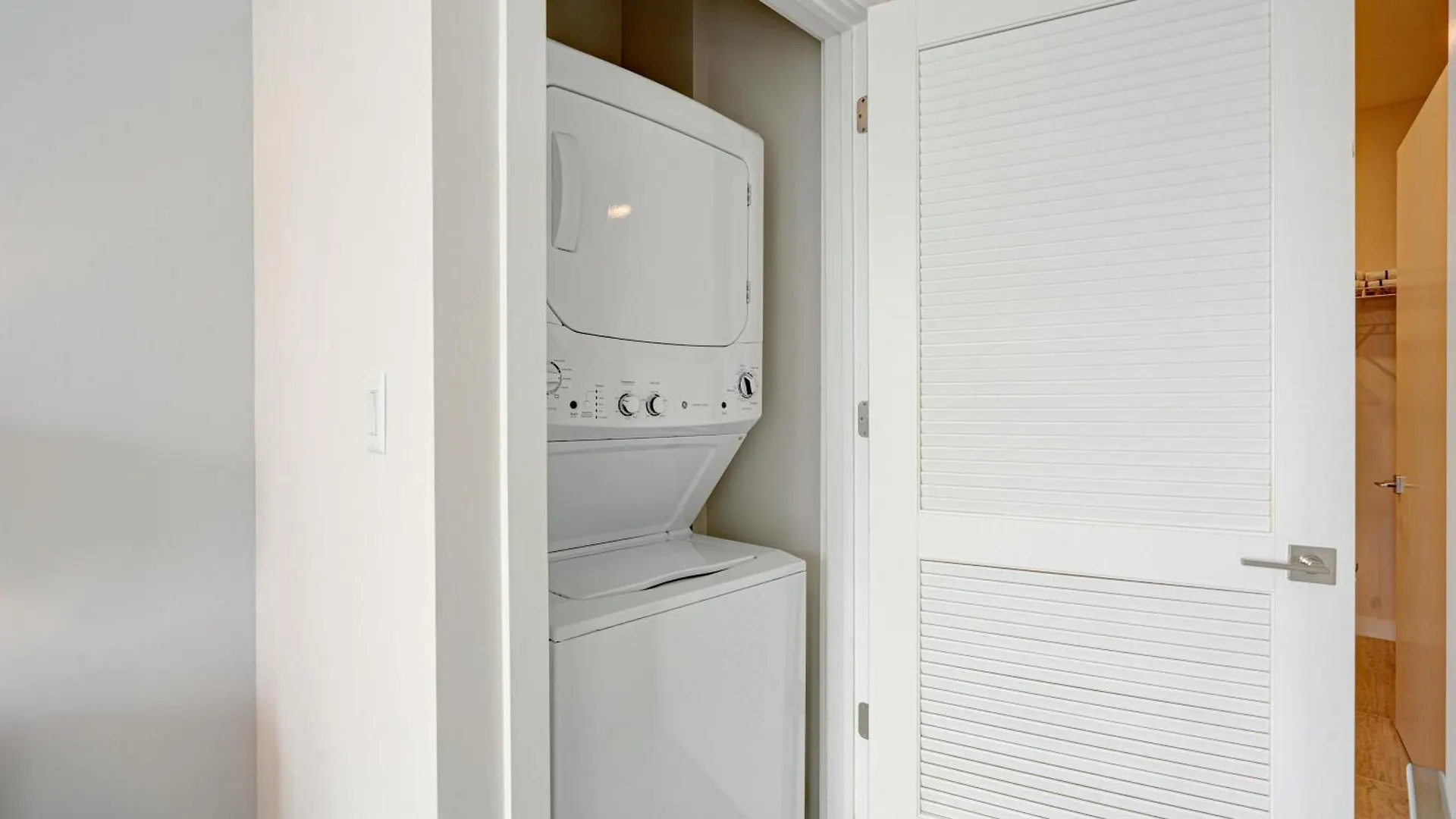 3900-604lg Design District, 1 Bedroom & 1 Bathroom Lejlighed
