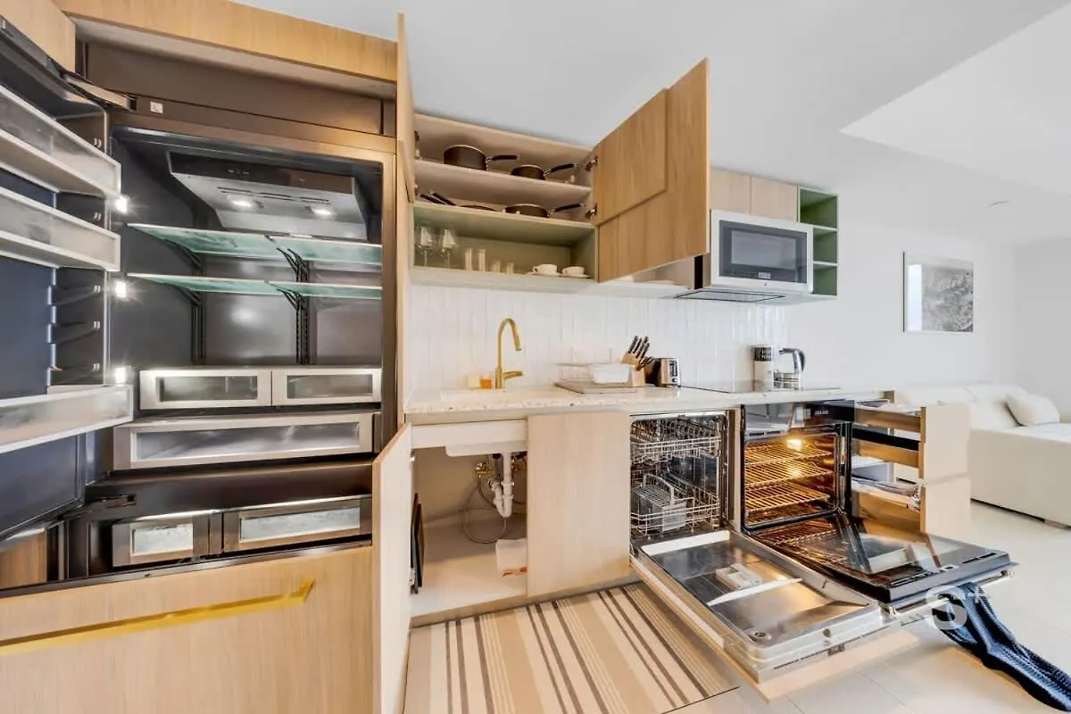 Luxe 1-br With Stunning Downtown Views Apartamento *