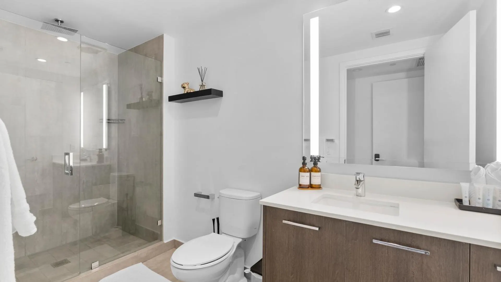 Beautiful 2 Beds, 2 Bath Apartment Miami