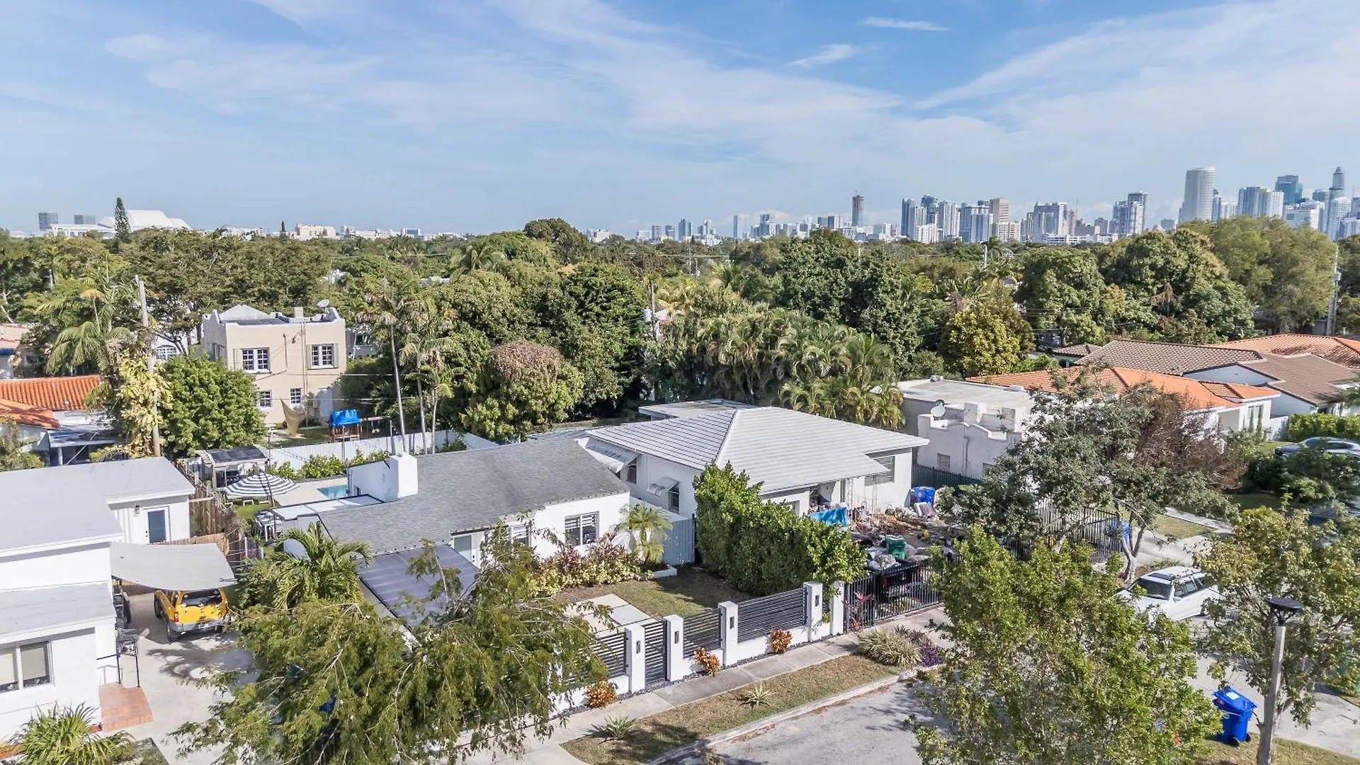 Сasa de vacaciones Casa Belle 3bdden, Pool, Sleeps 9 Near Brickell *