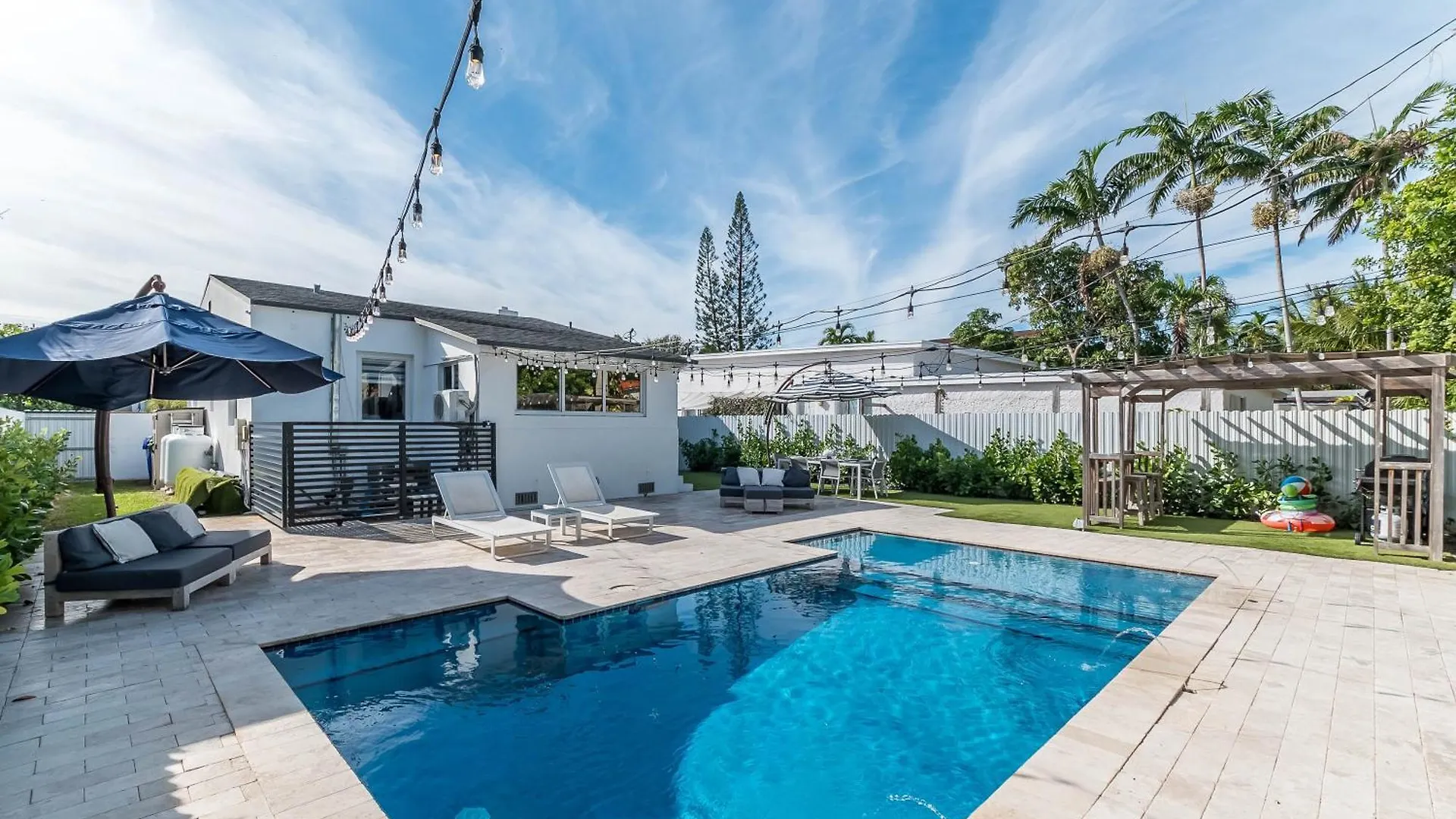 Casa Belle 3bdden, Pool, Sleeps 9 Near Brickell Сasa de vacaciones
