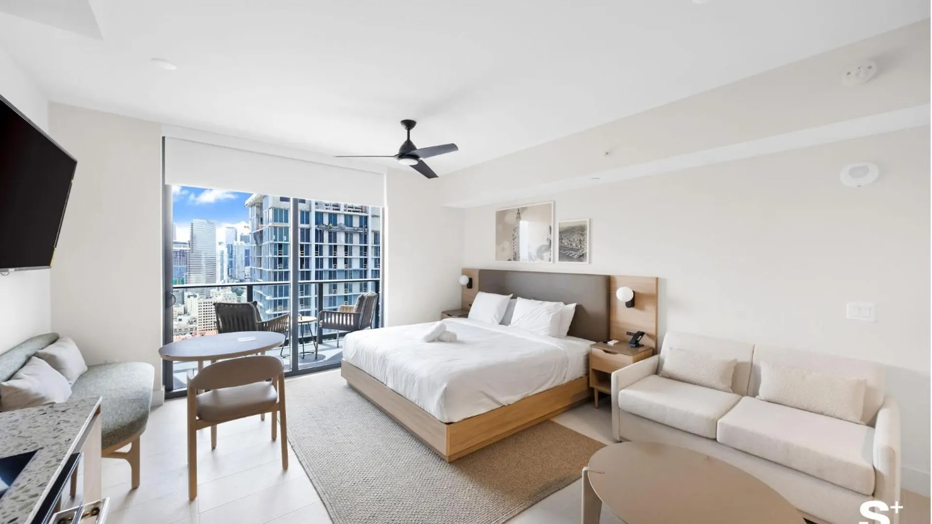 Skyline Chic Downtown Getaway * Miami