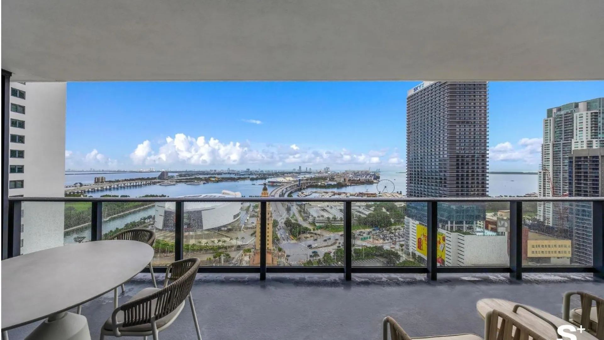 Upscale 3br Escape With Downtown & Water Views * Miami