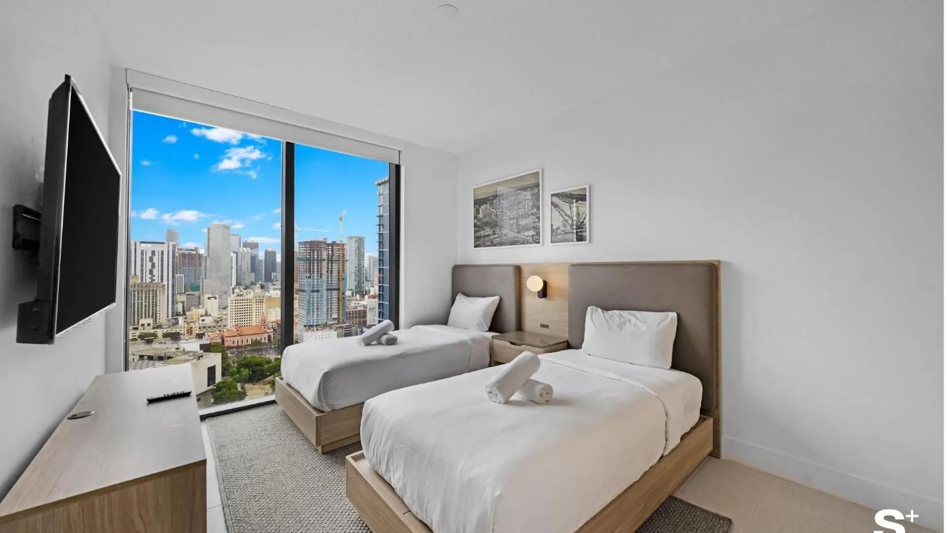 Appartement Upscale 3br Escape With Downtown & Water Views Miami