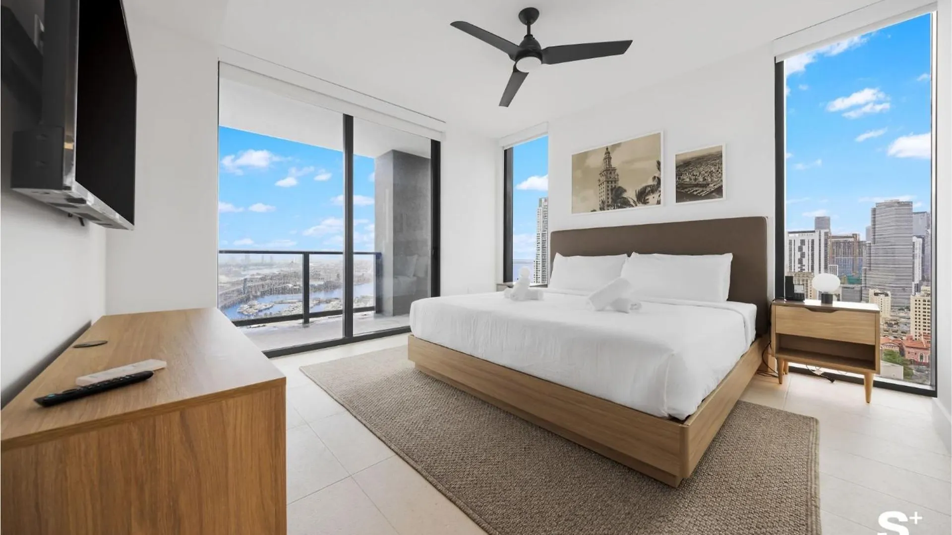 Upscale 3br Escape With Downtown & Water Views Appartement Miami