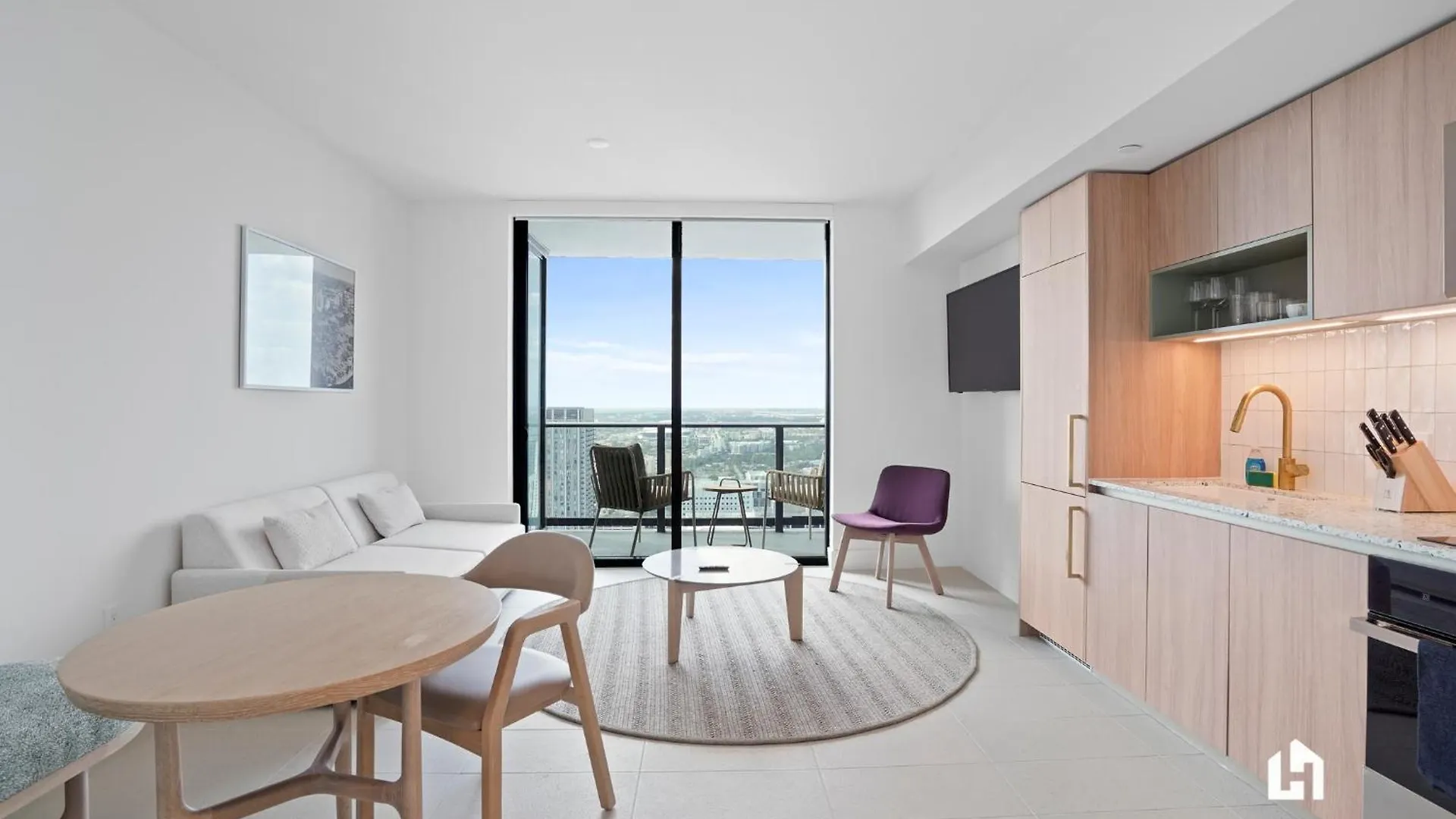Stylish With Partial Ocean Views In Downtown!