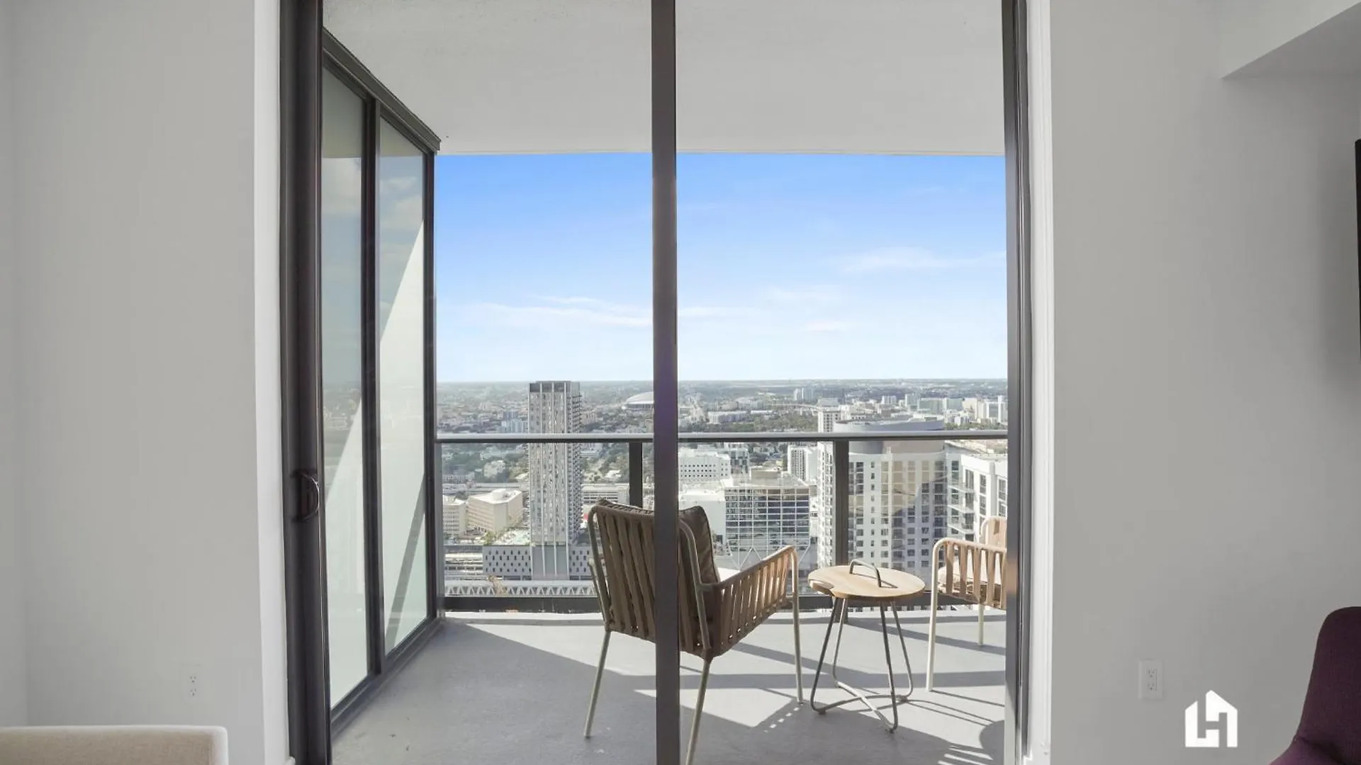 Lägenhet Stylish With Partial Ocean Views In Downtown! *