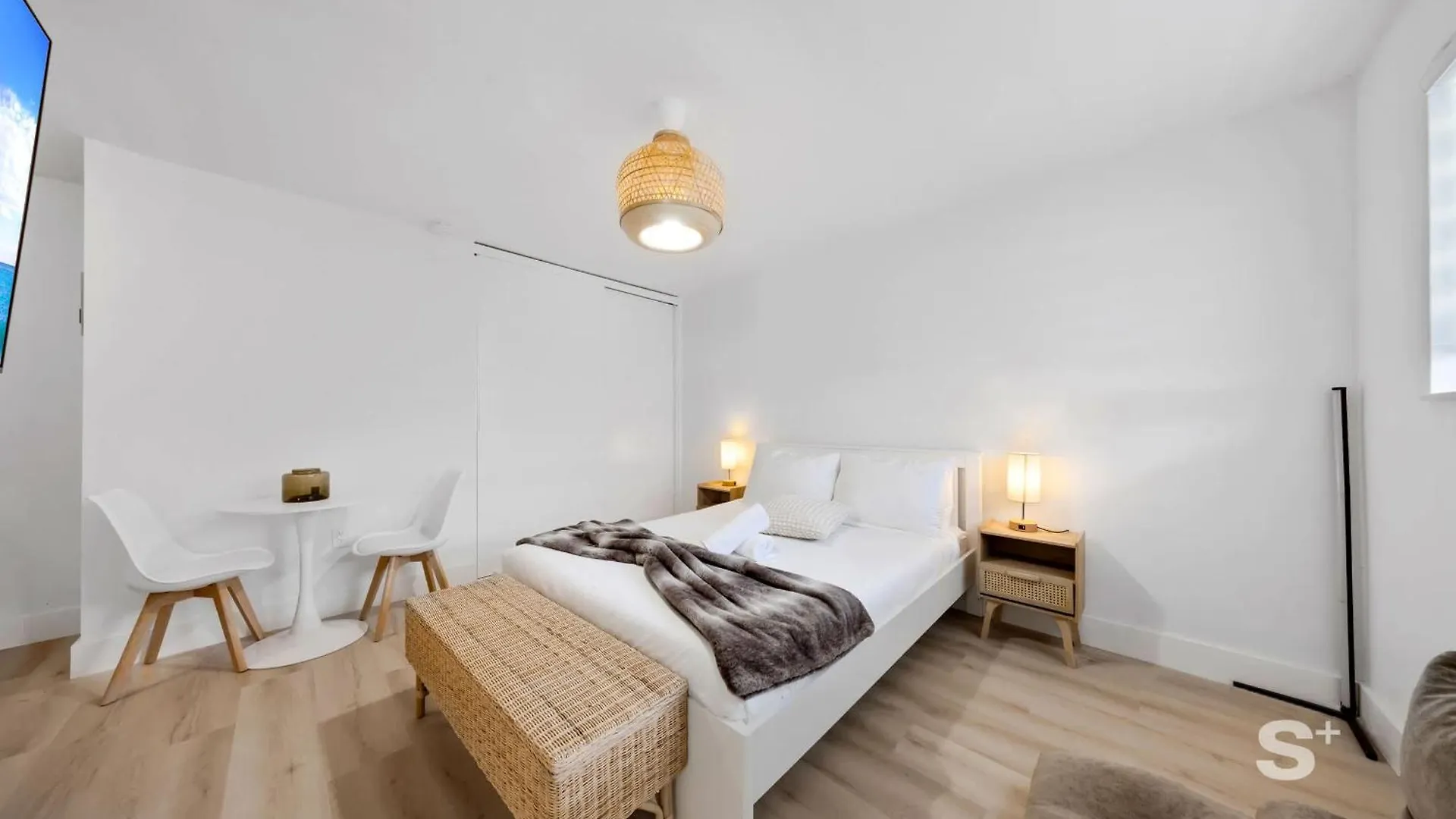 Chic With A Modern Touch Living Appartamento *