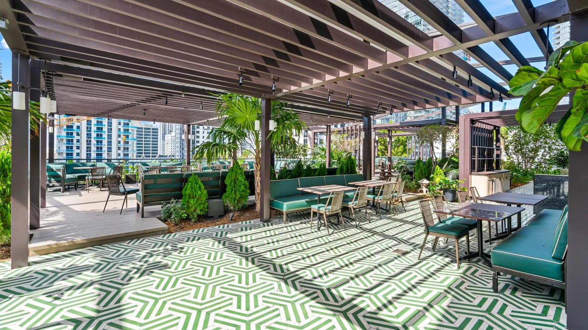 37th Floor - 1bdrm Unt Amazing View At Downtown