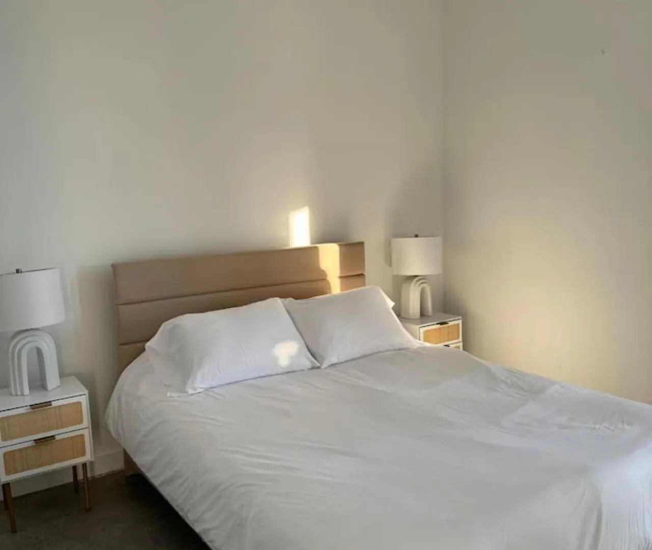 Luxury Penthouse Loft Rooftop Pool Free Parking *