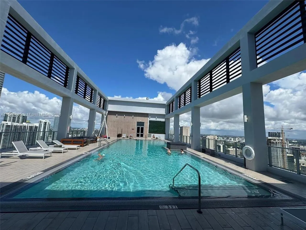 Luxury Penthouse Loft Rooftop Pool Free Parking Miami