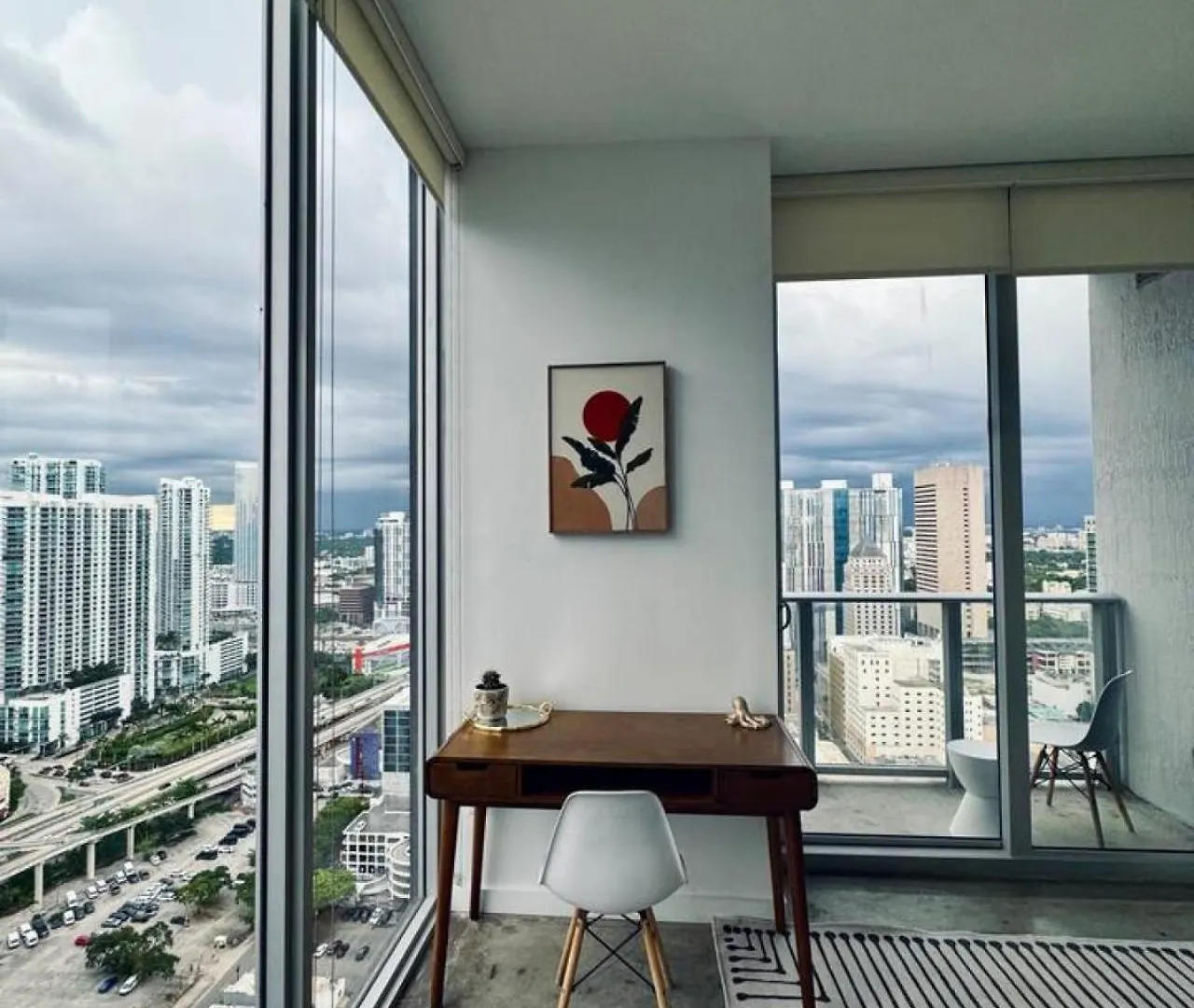 Luxury Penthouse Loft Rooftop Pool Free Parking Apartment *