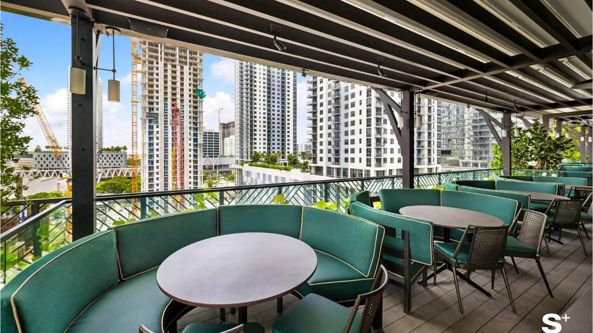 Luxury 1-br Ph With Breathtaking Downtown Views Appartement