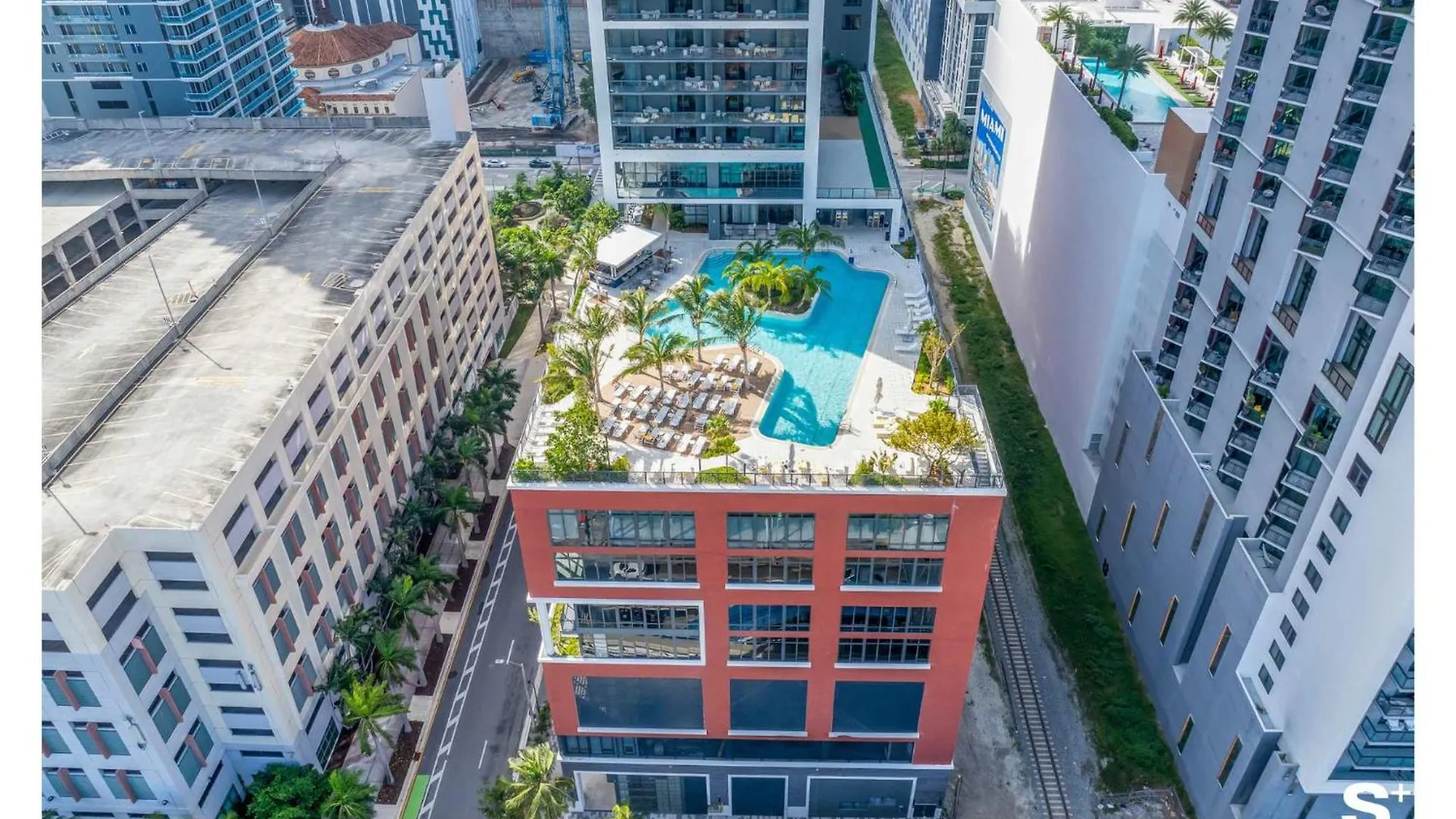 Modern Dtw Escape With Water Views