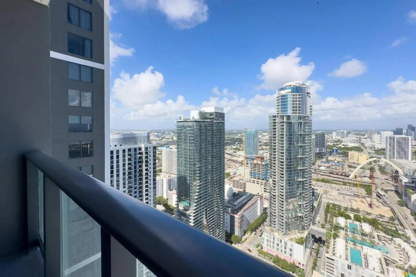 度假居 W Pool, Gym, And Balcony Next To Kaseya Center 迈阿密