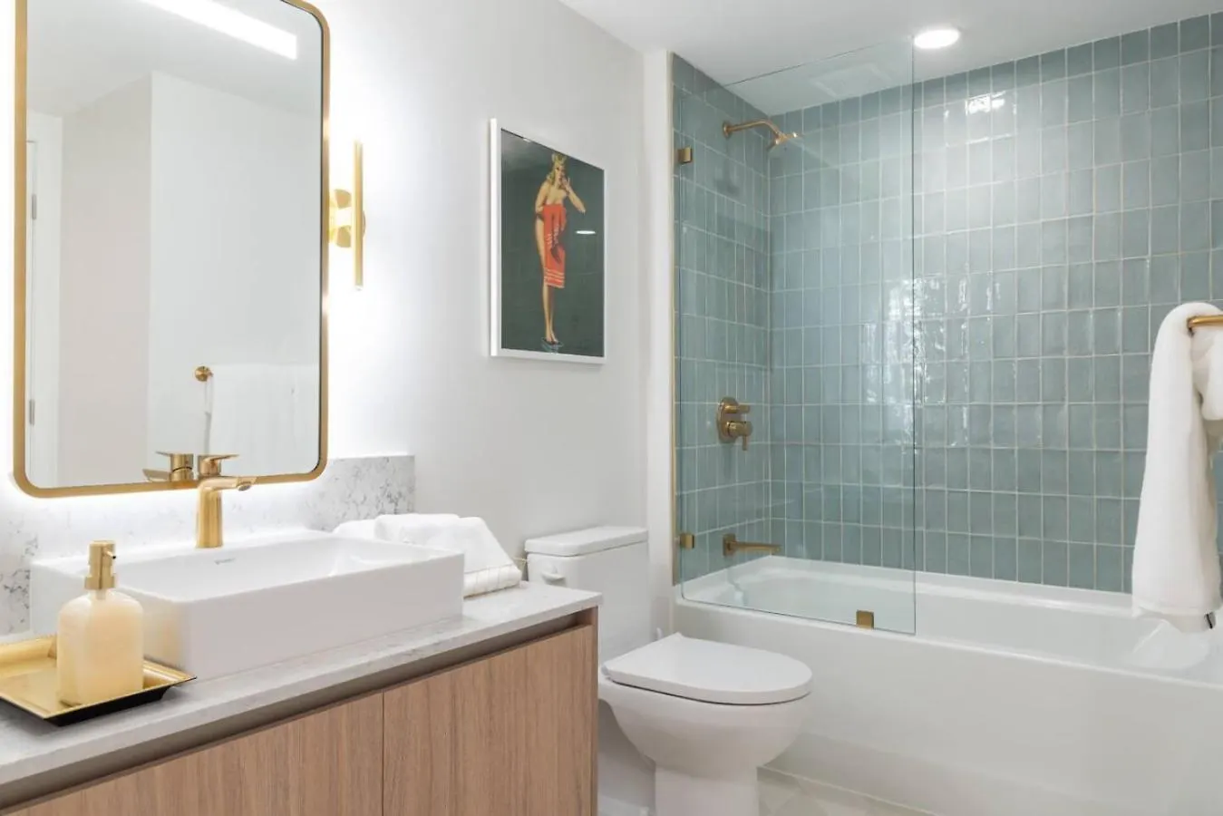 W Pool, Gym, And Balcony Next To Kaseya Center 度假居