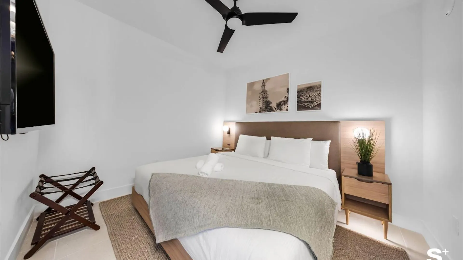 Elegant Downtown Living 1br With Views Apartment