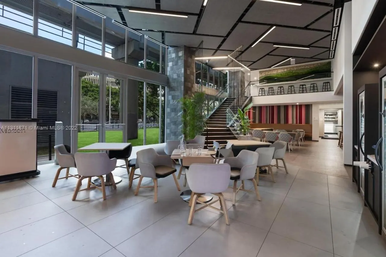 Ocean View Entire In Downtown With Pool And Gym 度假居