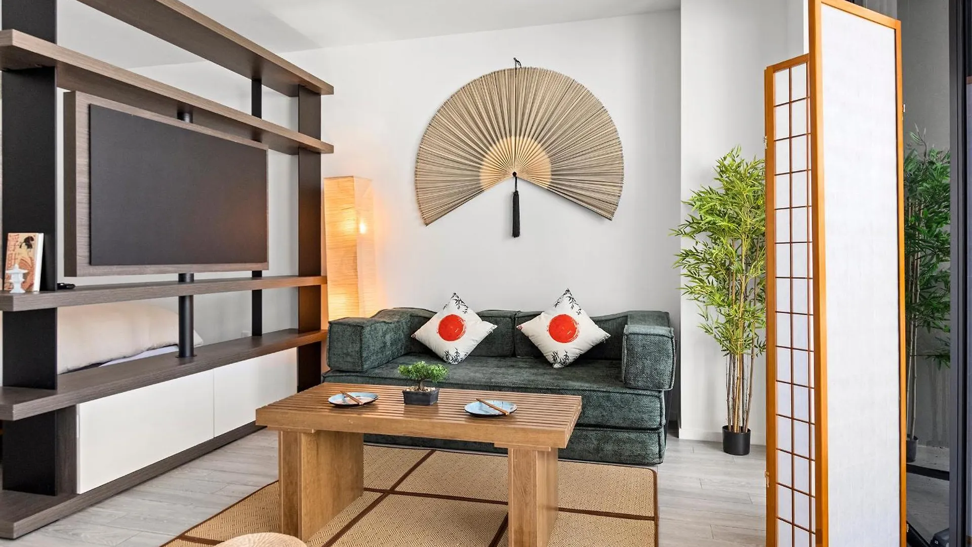 Breezy Luxury Residences - Near Kaseya Center Apartamento *