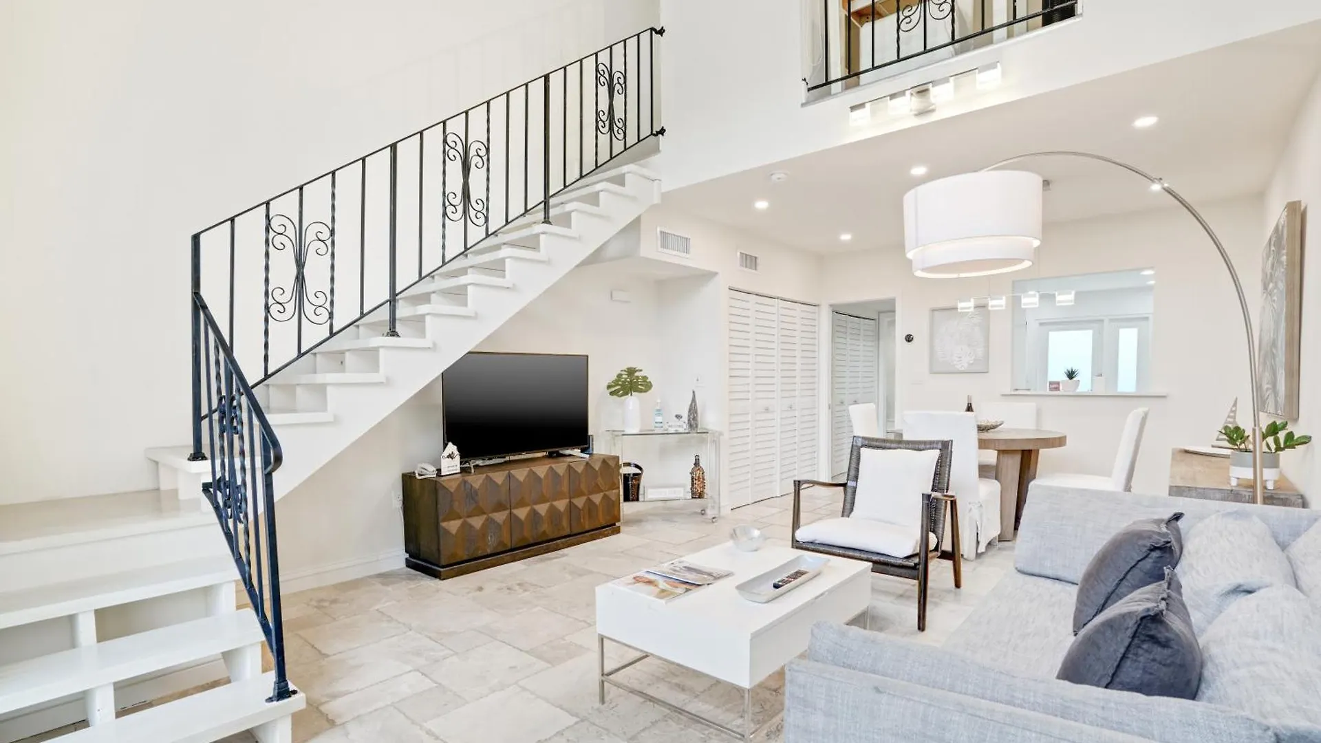 Luxury Pool At St. Unit E, Pet Friendly * Miami