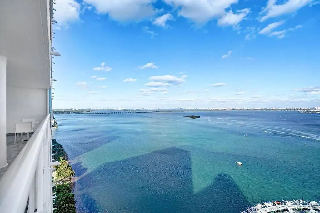 First Class! - Crystal Clear Water Views! 公寓 迈阿密