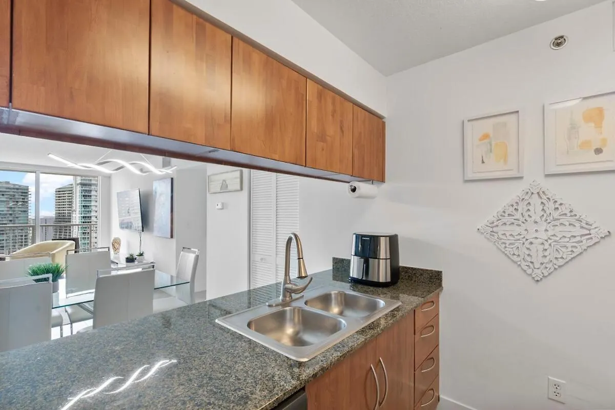 Stunning 3bedroom 34th Floor Brickell Free Parking Apartment Miami