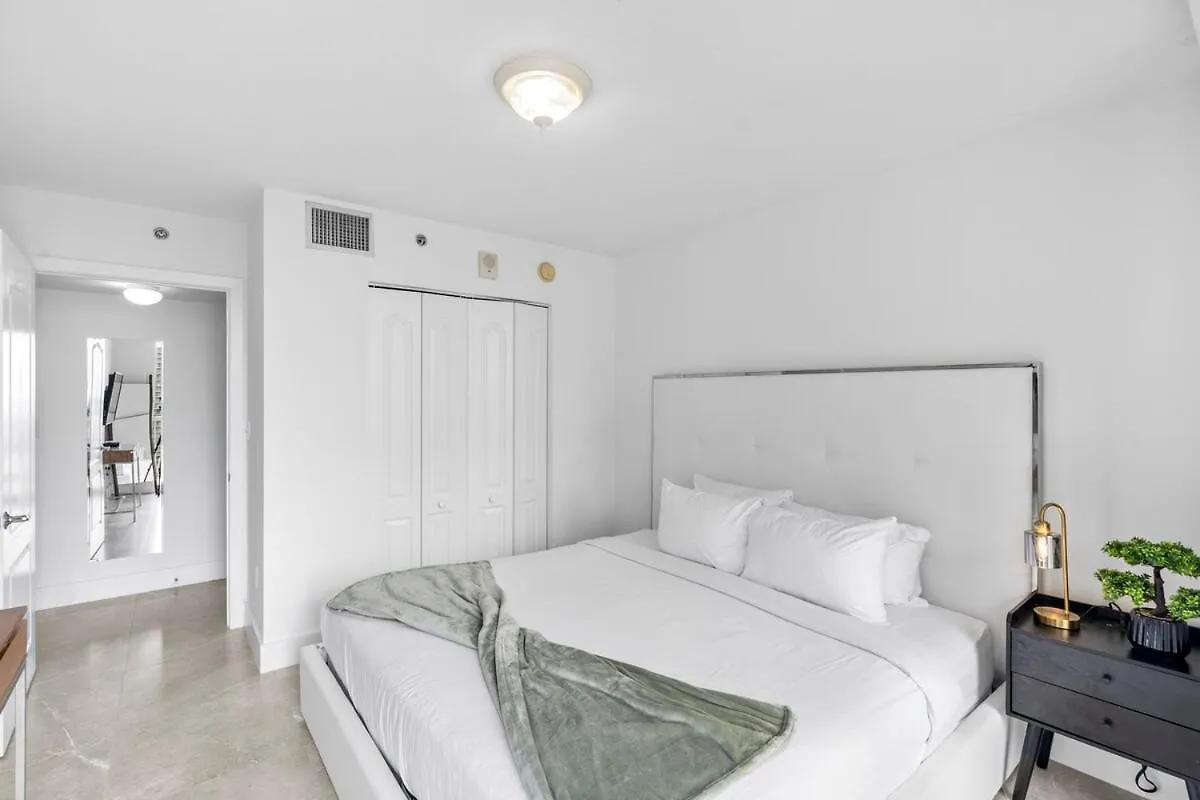 Apartment Stunning 3bedroom 34th Floor Brickell Free Parking *