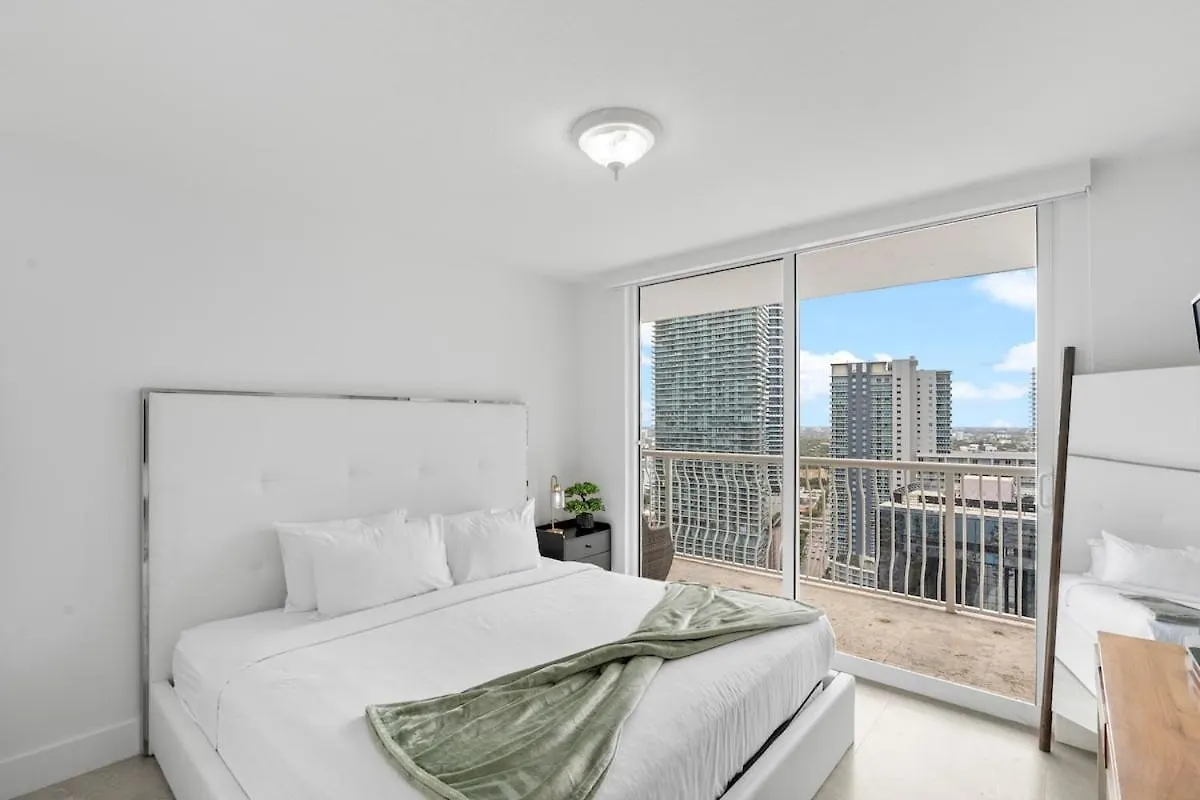 Stunning 3bedroom 34th Floor Brickell Free Parking *